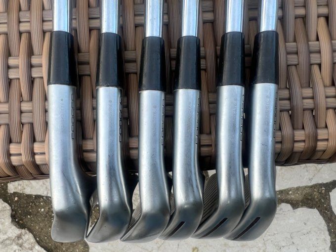 Série Taylormade P790 modèle 2021 (5/P) acier regular