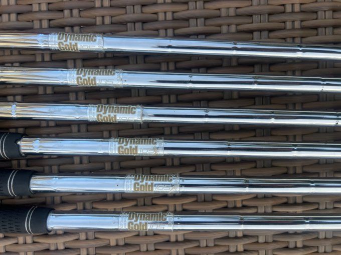 Série Taylormade P790 modèle 2021 (5/P) acier regular