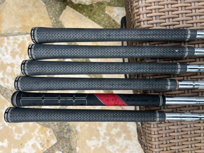 Série Taylormade P790 (5/P) acier regular