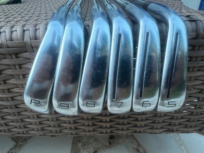 Série Taylormade P790 (5/P) acier stiff