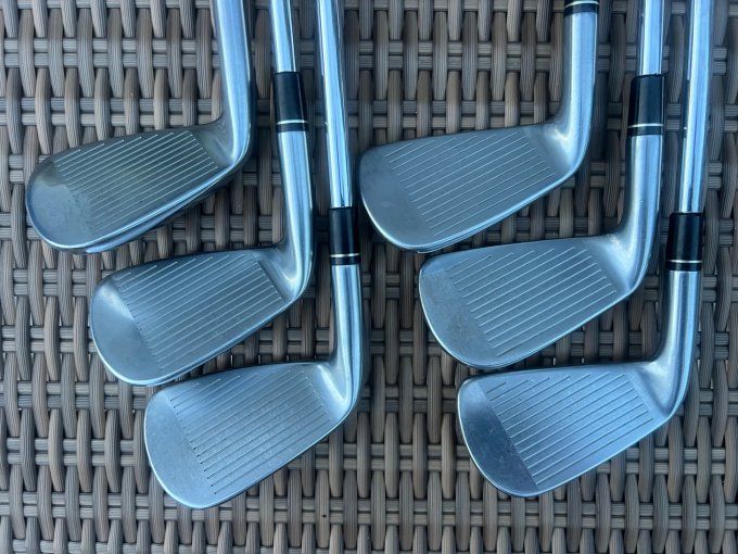 Série Taylormade P790 (5/P) acier stiff