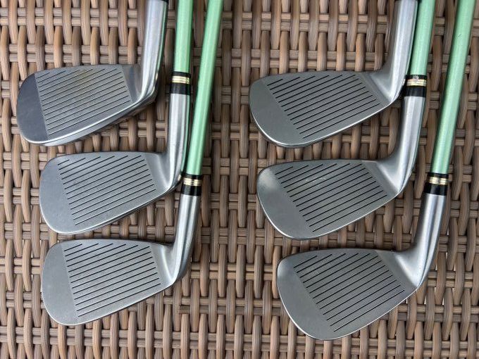 Série Honma Beres IS-03 forged 2* (6/11) graphite regular