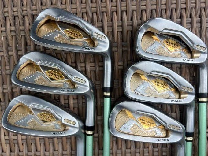 Série Honma Beres IS-03 forged 2* (6/11) graphite regular