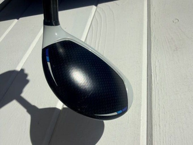 Hybride 4 Taylormade SIM 2 max 22 degrés regular